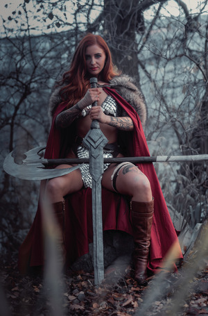 [Red Sonja (series 10) #11 (Cover H - Cosplay Full Art Incentive)]