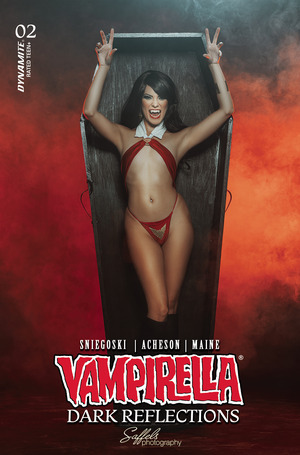 [Vampirella: Dark Reflections #2 (Cover E - Cosplay)]