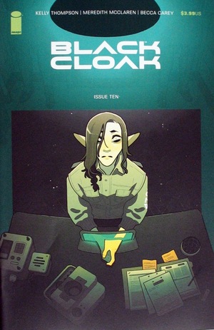 [Black Cloak #10 (Cover A - Meredith McClaren)]